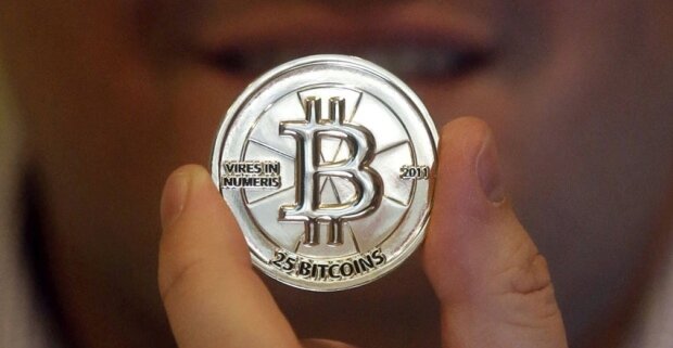 hi-852-bitcoin-token-04266084